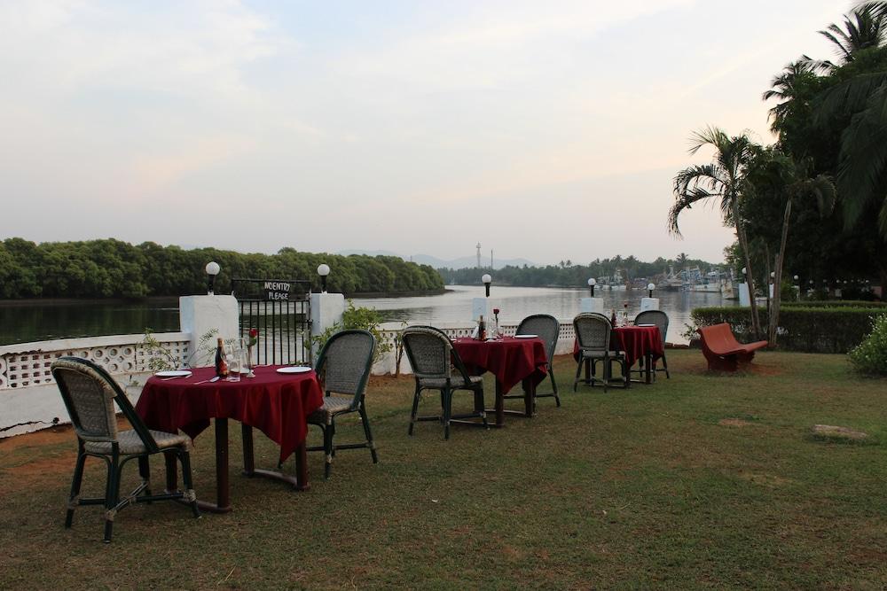 The Byke Old Anchor Beach Resort & Spa Cavelossim Exterior photo